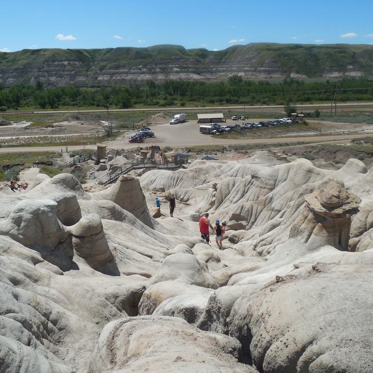 Dinosaur Trail Rv Resort & Cabins Drumheller Exteriör bild